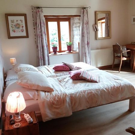 Domaine Le Sauzet Bed and Breakfast Saint-Germain-l'Herm Exteriör bild