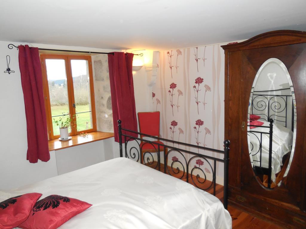 Domaine Le Sauzet Bed and Breakfast Saint-Germain-l'Herm Rum bild