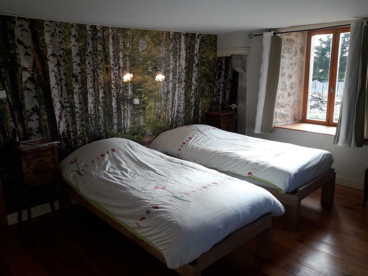 Domaine Le Sauzet Bed and Breakfast Saint-Germain-l'Herm Exteriör bild
